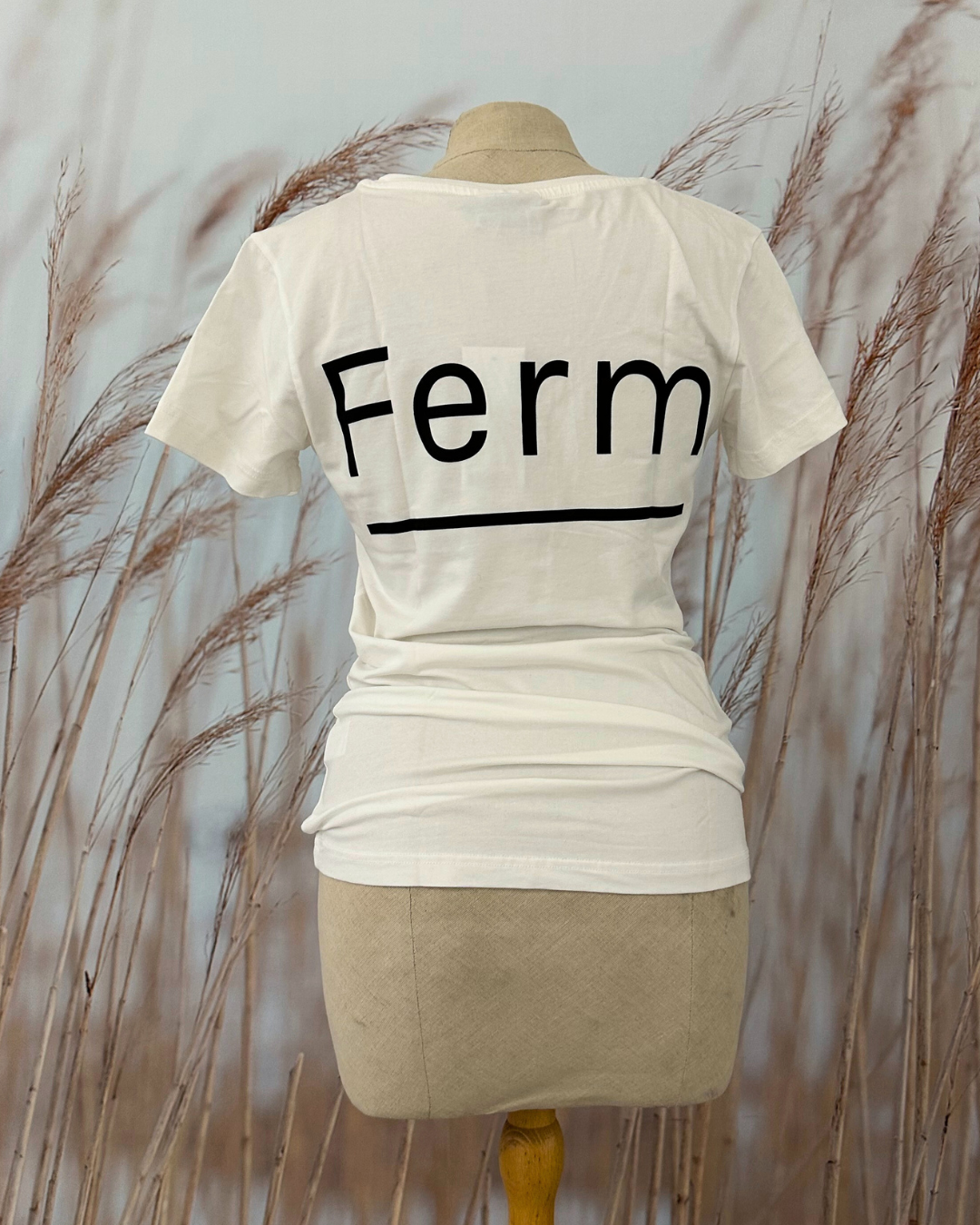 T-shirt van Ferm met V-hals