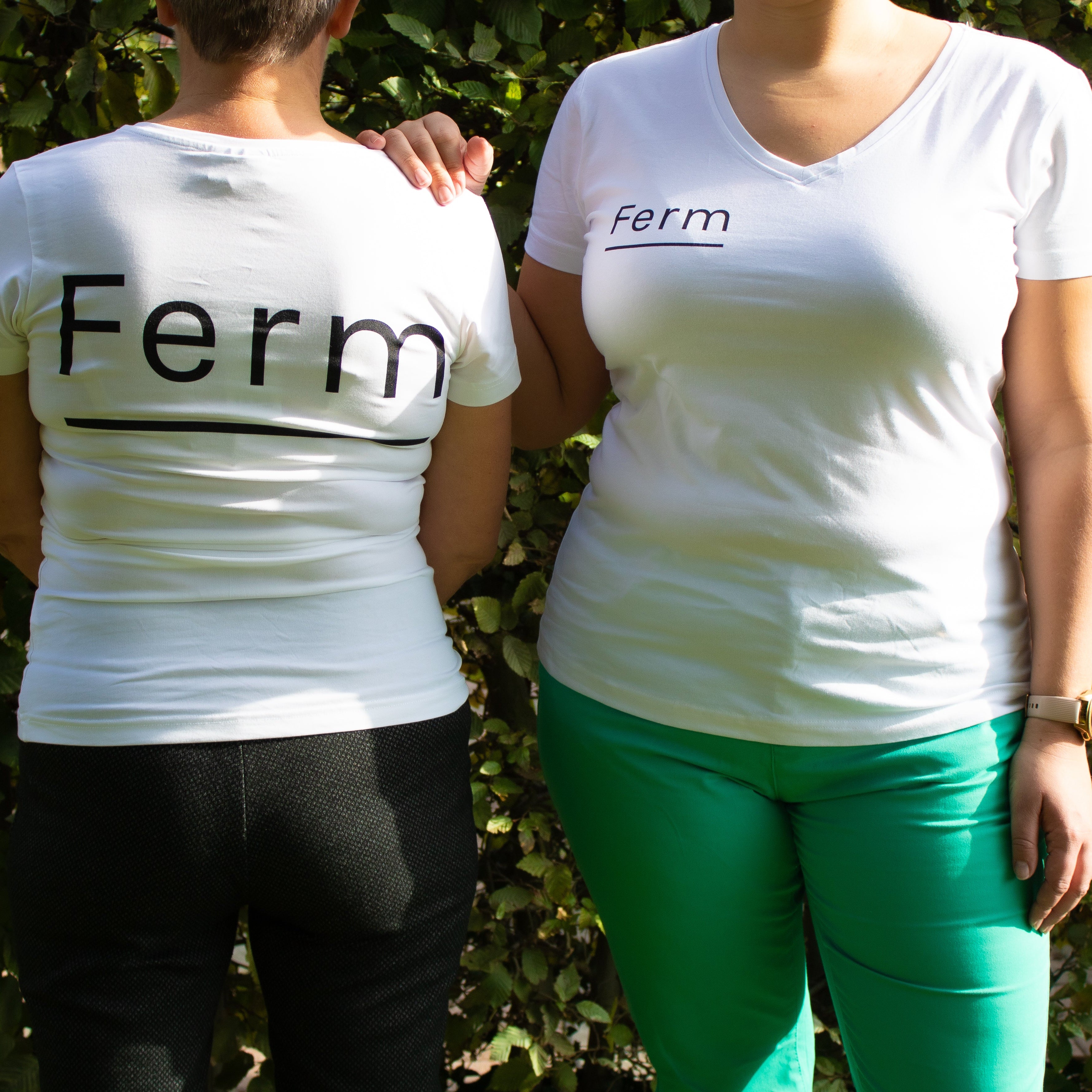 T-shirt van Ferm met V-hals